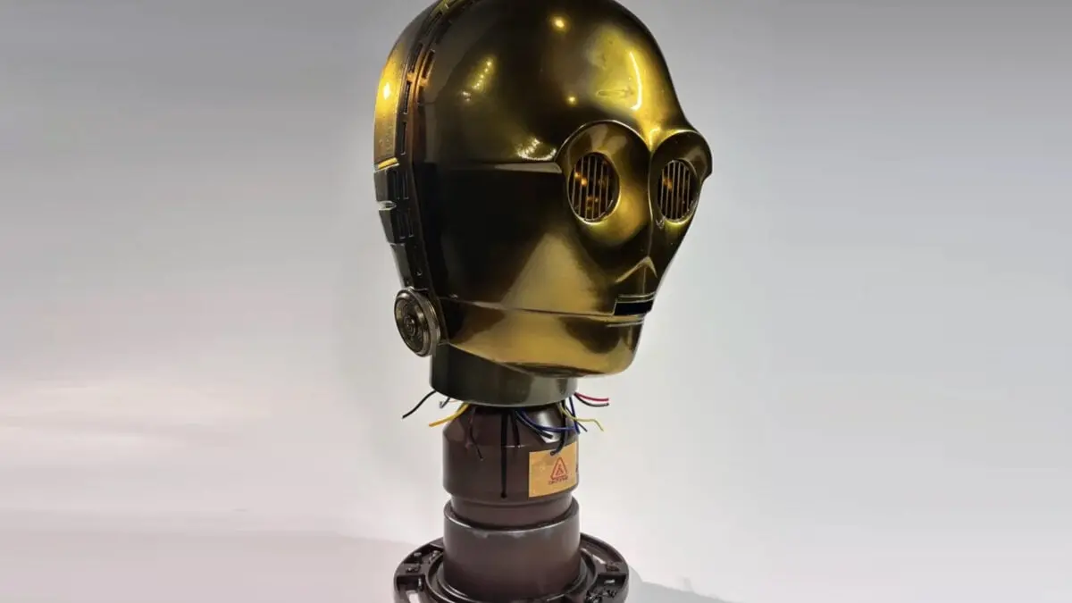 This AI-Powered Talking C-3PO Head Lets You Feel What It’s Like to Be R2-D2