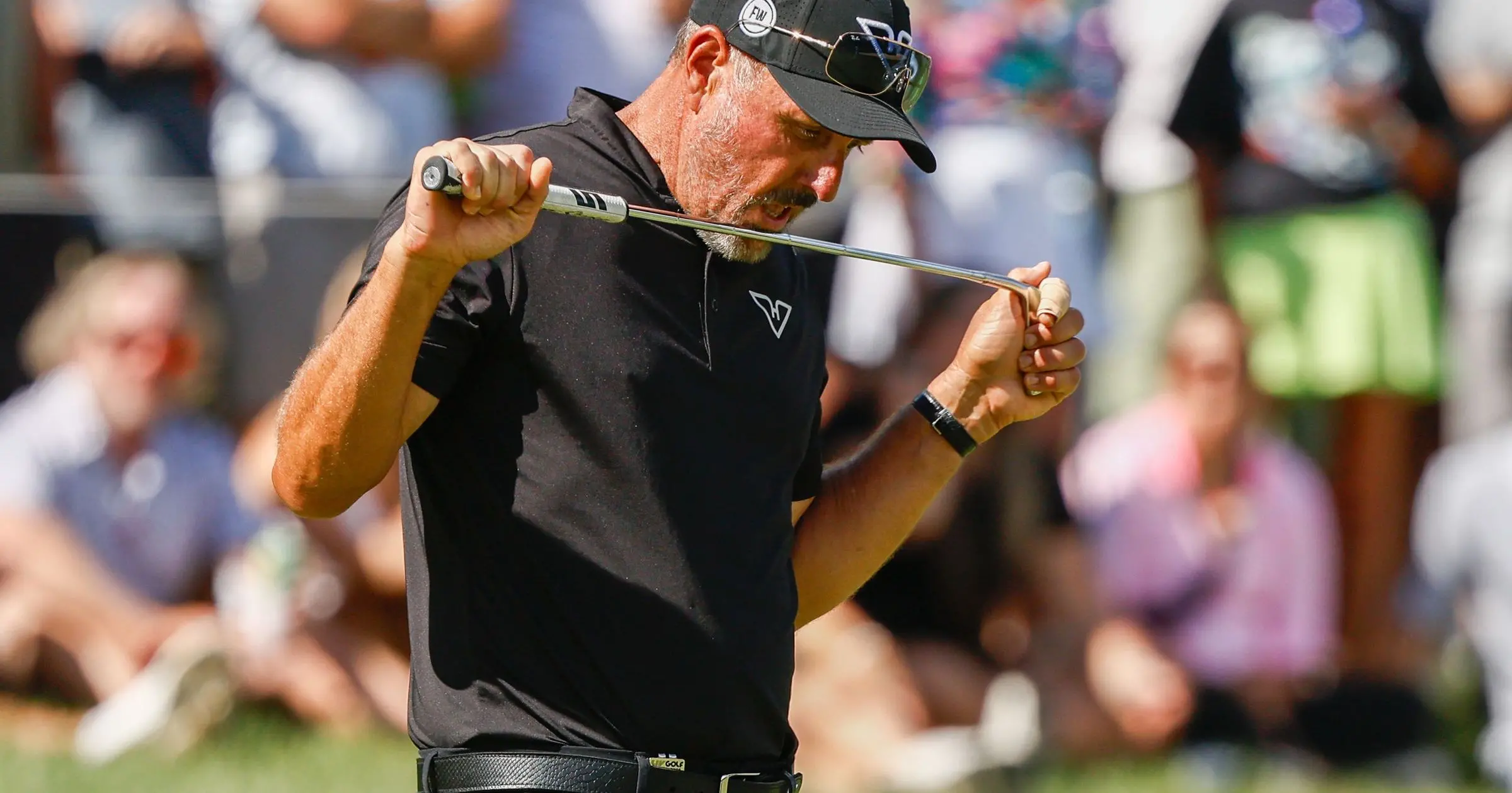La star du golf Phil Mickelson sanctionnée pour "conduite inappropriée" avec une employée d'un club de golf