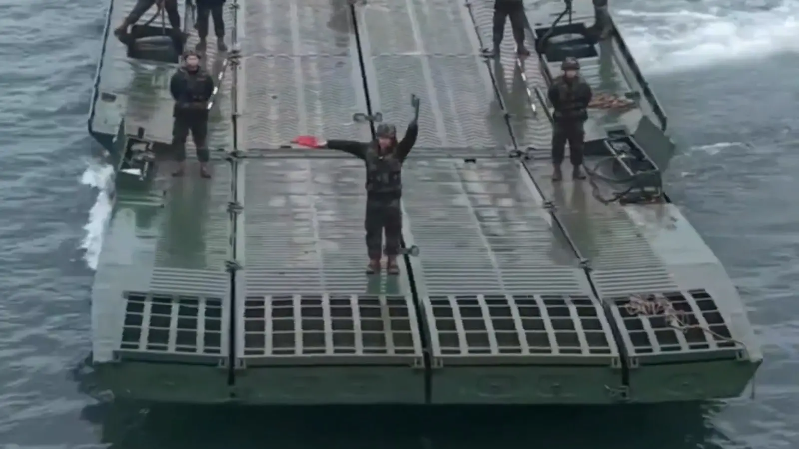 'Real-Life Transformers': China Shows Off Rapidly-Deploying Pontoon Bridge Tech